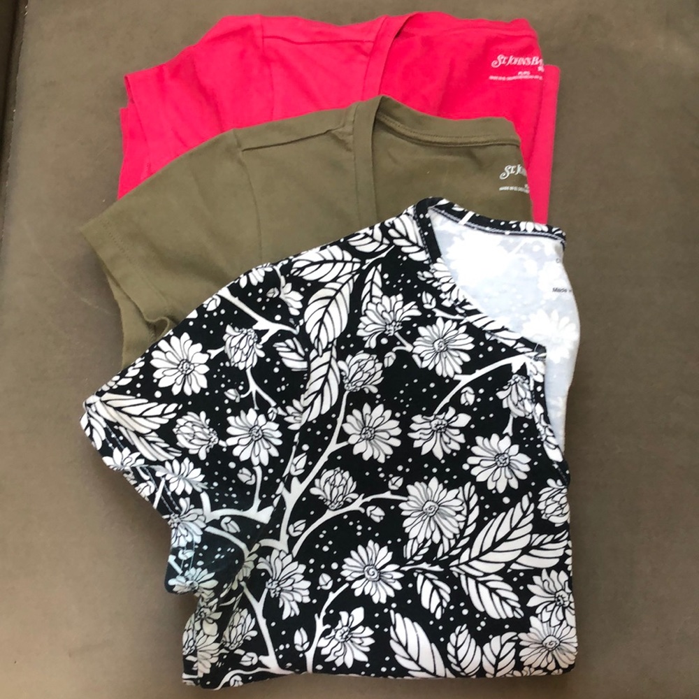 Set/3 St. John’s Bay Green Pink Black White Floral Petite Tee Bundle Sz M L